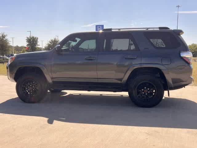 Used 2022 Toyota 4Runner SR5 AWD/4WD image 4