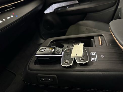 Used 2023 Nissan Ariya AWD image 15