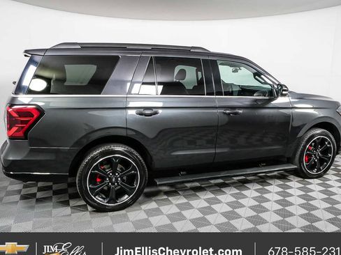 Used 2022 Ford Expedition Limited image 2