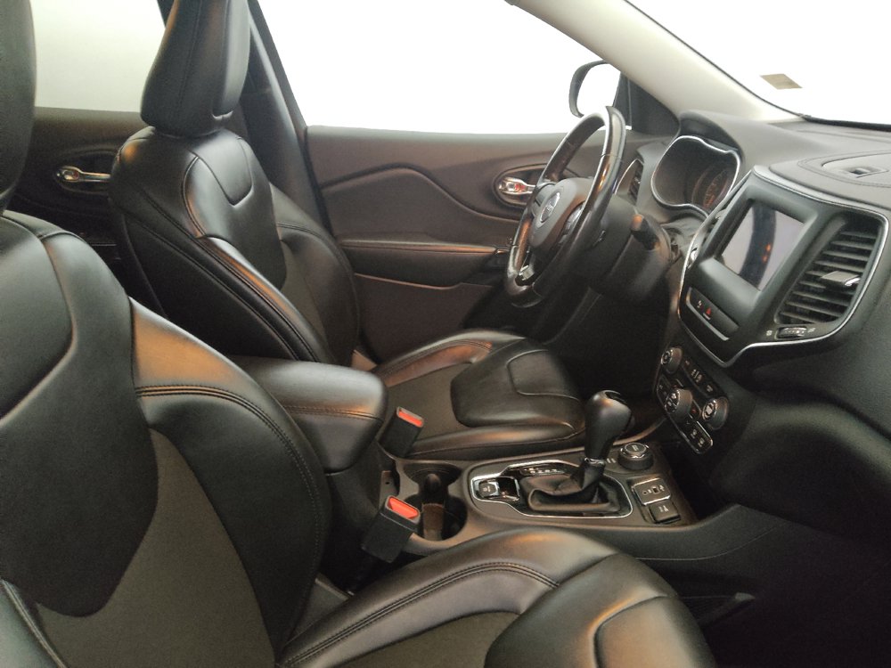 Used 2020 Jeep Cherokee Latitude Plus AWD/4WD image 21
