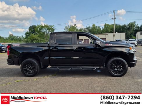 Used 2025 Chevrolet Silverado 1500 LT Trail Boss w/ LT Trail Boss Premium Package AWD/4WD image 2