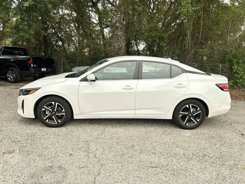 Used 2024 Nissan Sentra SV FWD image 4