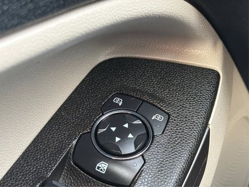 Used 2021 Ford EcoSport SE w/ SE Convenience Package FWD image 12