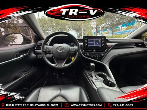Used 2023 Toyota Camry SE FWD image 9