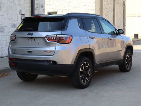 Used 2019 Jeep Compass Trailhawk AWD/4WD image 3