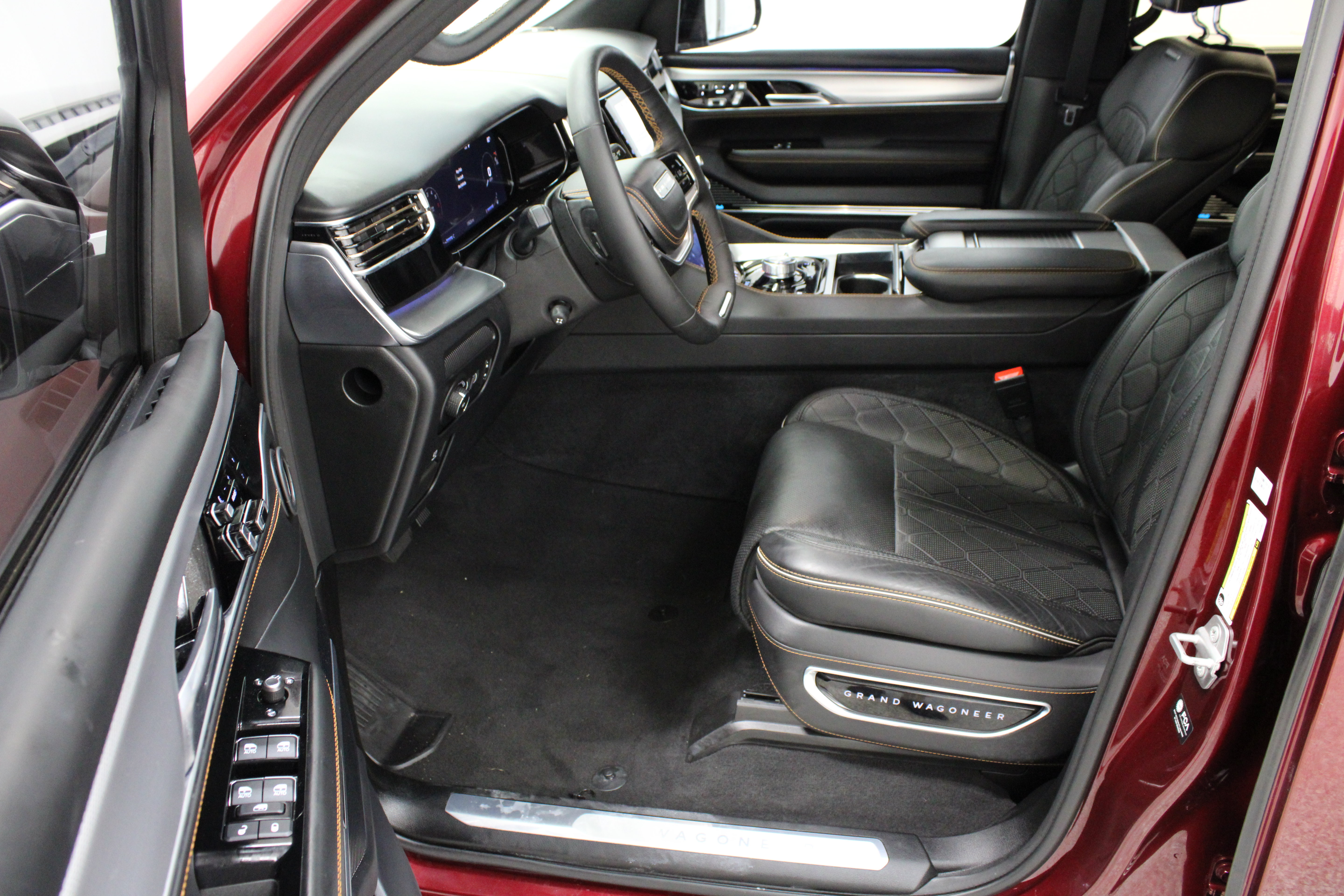 Used 2023 Jeep Grand Wagoneer Series III AWD/4WD image 14