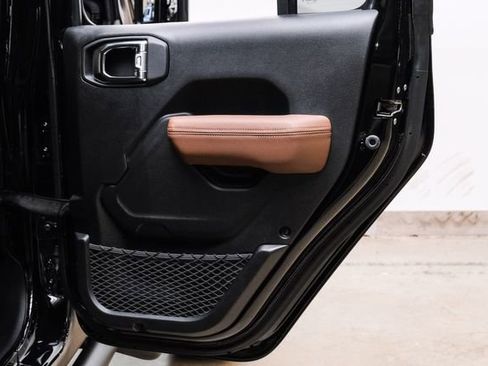 Used 2025 Jeep Gladiator Rubicon w/ Safety Group image 87