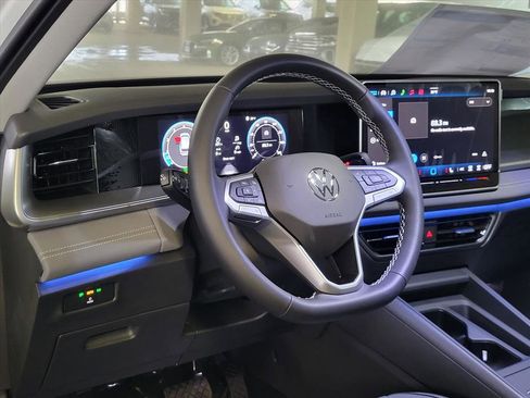New 2026 Volkswagen Tiguan SE image 3