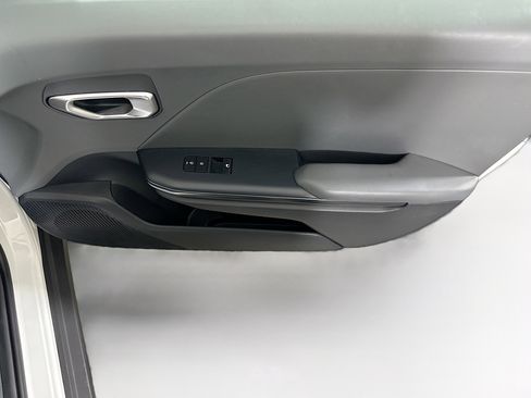 Used 2025 Kia K4 LXS image 30