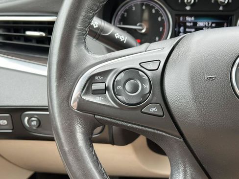 Used 2018 Buick Enclave Essence AWD/4WD image 18
