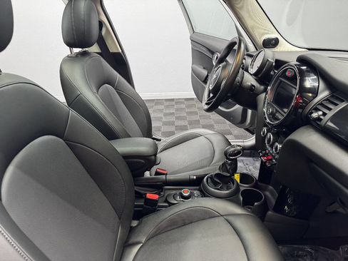 Used 2019 MINI Cooper 4-Door Hardtop w/ Premium Package image 54