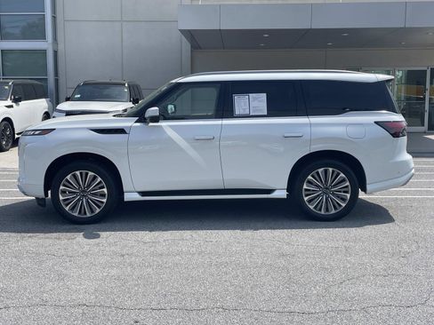 Used 2025 INFINITI QX80 Sensory AWD/4WD image 2