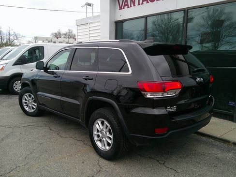 Used 2020 Jeep Grand Cherokee Laredo image 5