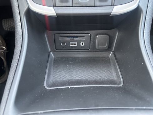 Used 2024 GMC Terrain SLT image 29