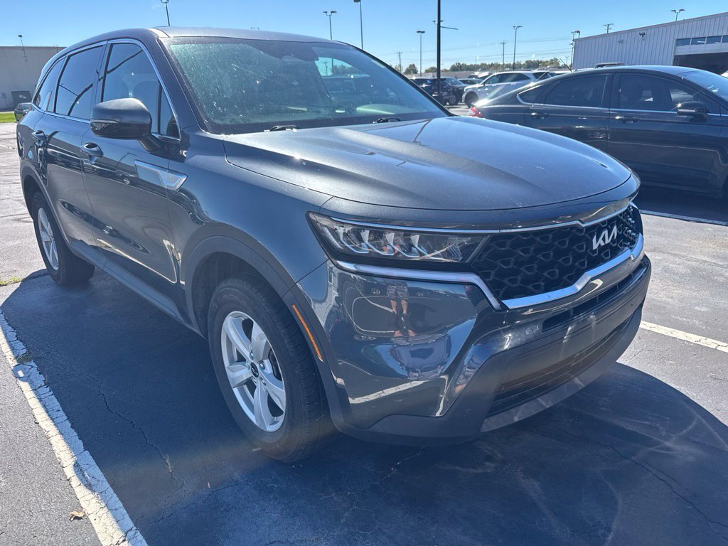 Used 2023 Kia Sorento LX AWD/4WD image 2