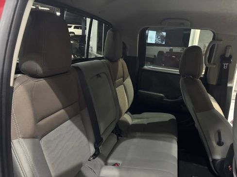 Used 2022 Nissan Frontier SV AWD/4WD image 31