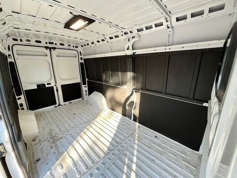 Used 2025 RAM ProMaster 3500 w/ Convenience Group FWD image 18