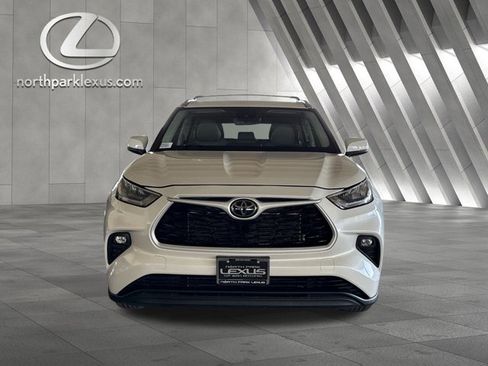 Used 2020 Toyota Highlander XLE image 5