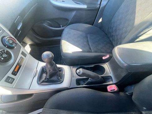 Used 2010 Toyota Corolla image 14