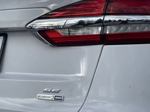 Used 2020 Ford Fusion SE image 37