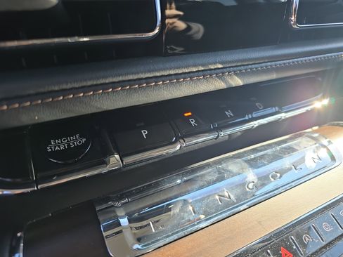 New 2025 Lincoln Aviator Reserve w/ Equipment Group 201A image 25