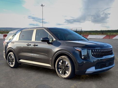 Certified 2025 Kia Carnival LXS FWD image 2