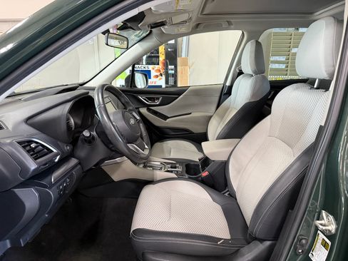 Used 2022 Subaru Forester Premium AWD/4WD image 8