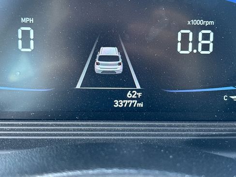 Used 2025 Hyundai Venue SEL FWD image 27