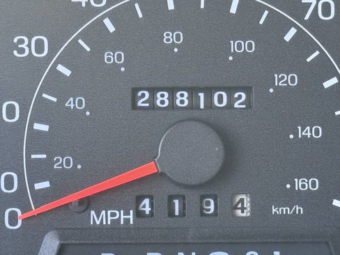 Used 2000 Ford F250 XLT image 36