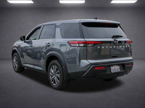 Used 2025 Nissan Pathfinder S image 6