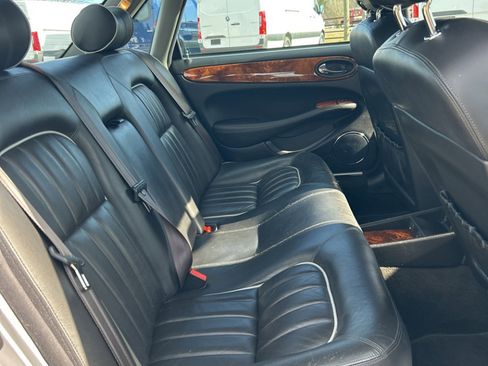 Used 2002 Jaguar XJ8 image 11