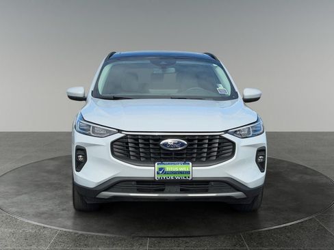 Used 2025 Ford Escape Platinum AWD/4WD image 2