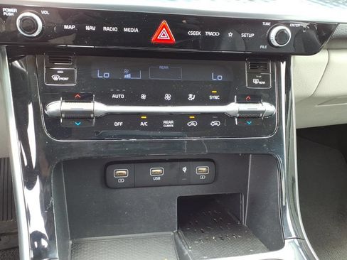 Used 2022 Kia Carnival SX Prestige FWD image 31
