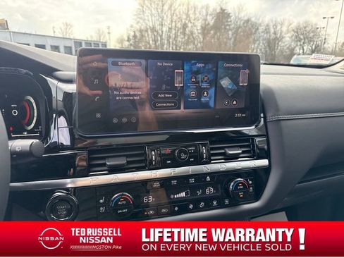 New 2026 Nissan Pathfinder Platinum image 17