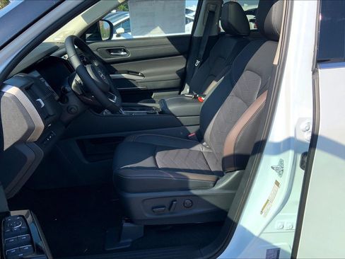 New 2025 Nissan Pathfinder Platinum w/ Cargo Package image 10