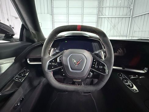 Used 2021 Chevrolet Corvette Stingray Premium Cpe w/ Z51 Performance Package image 33