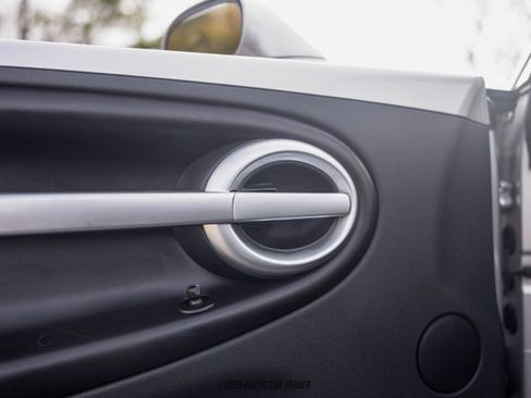 Used 2005 Chevrolet SSR w/ Preferred Equipment Group image 34