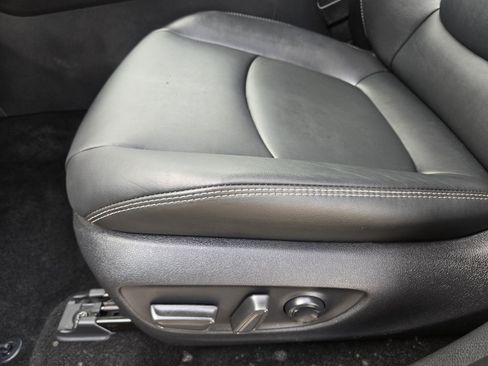 Used 2022 Toyota RAV4 XLE Premium image 27