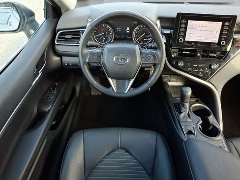 Used 2024 Toyota Camry SE image 11