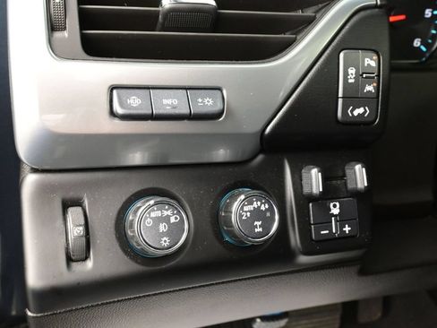 Used 2019 Chevrolet Tahoe Premier AWD/4WD image 33