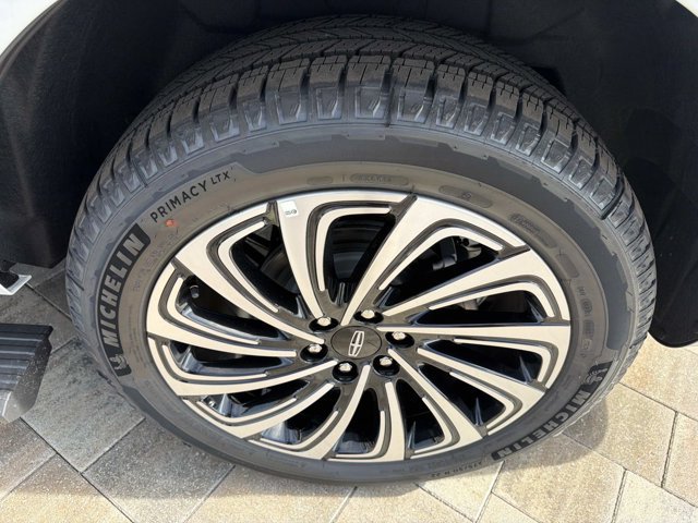 New 2027 Lincoln Navigator Black Label AWD/4WD image 30