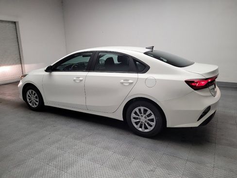 Used 2022 Kia Forte Sedan FWD image 3