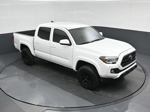 Used 2017 Toyota Tacoma SR5 image 54
