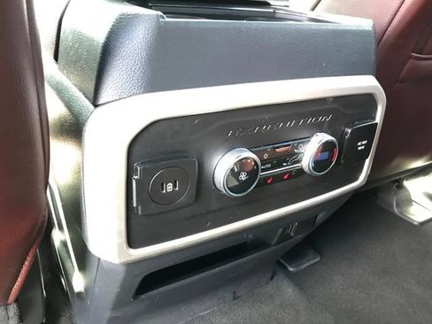 Used 2024 Ford Expedition Limited AWD/4WD image 21