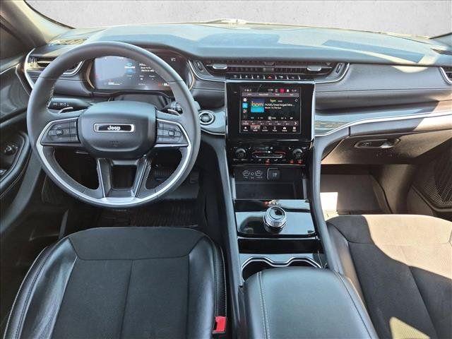 Used 2023 Jeep Grand Cherokee Altitude AWD/4WD image 24