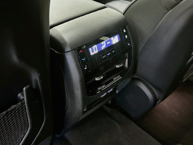 Used 2025 Jeep Grand Cherokee L Overland w/ Advanced Protech Group III AWD/4WD image 28