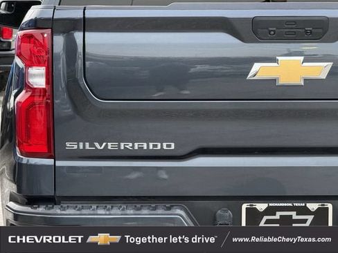 Used 2022 Chevrolet Silverado 1500 Custom w/ Safety Confidence Package RWD image 9