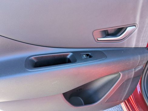 Used 2025 Hyundai Elantra SEL FWD image 26