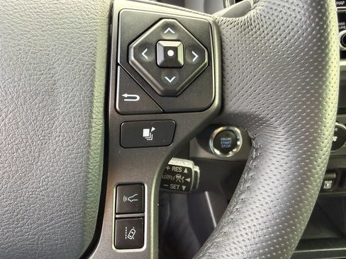 Used 2020 Toyota Tacoma TRD Sport w/ Technology Package AWD/4WD image 25