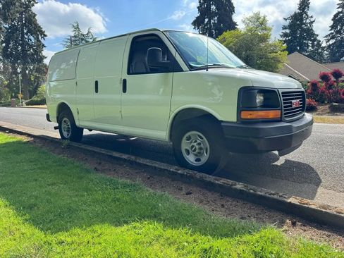 Used 2009 GMC Savana 3500 RWD image 5